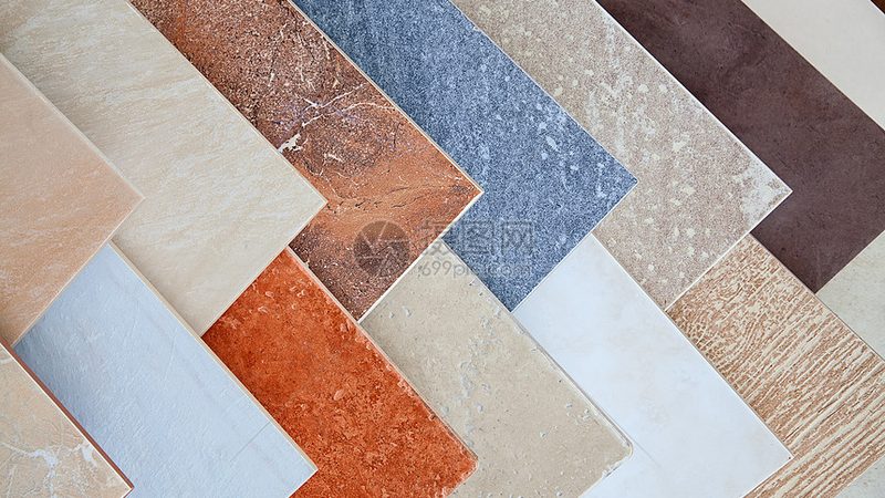 小户型空间由于面积有限，因此在颜色与图案的选择上应遵循以下原则：